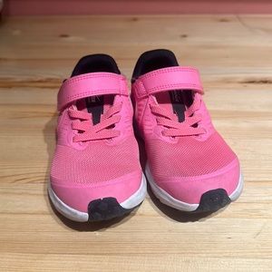Girls Nike shoes size 11